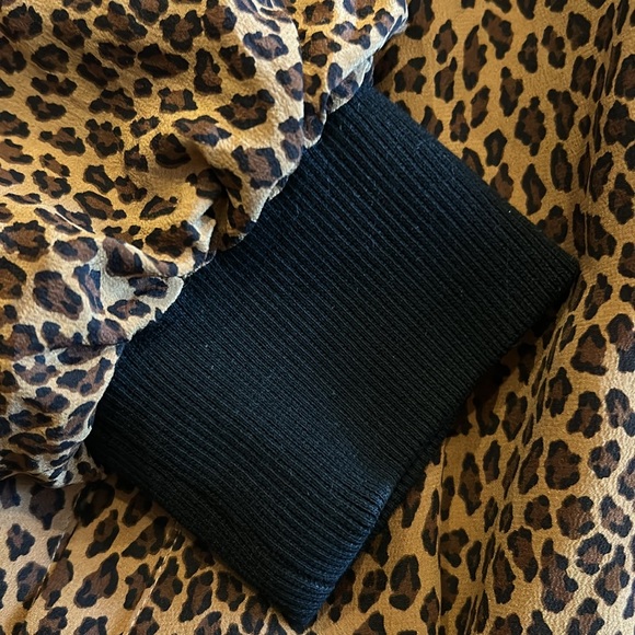 Silk animal print bomber jacket. Sz M. So on trend this Fall! - Picture 4 of 7